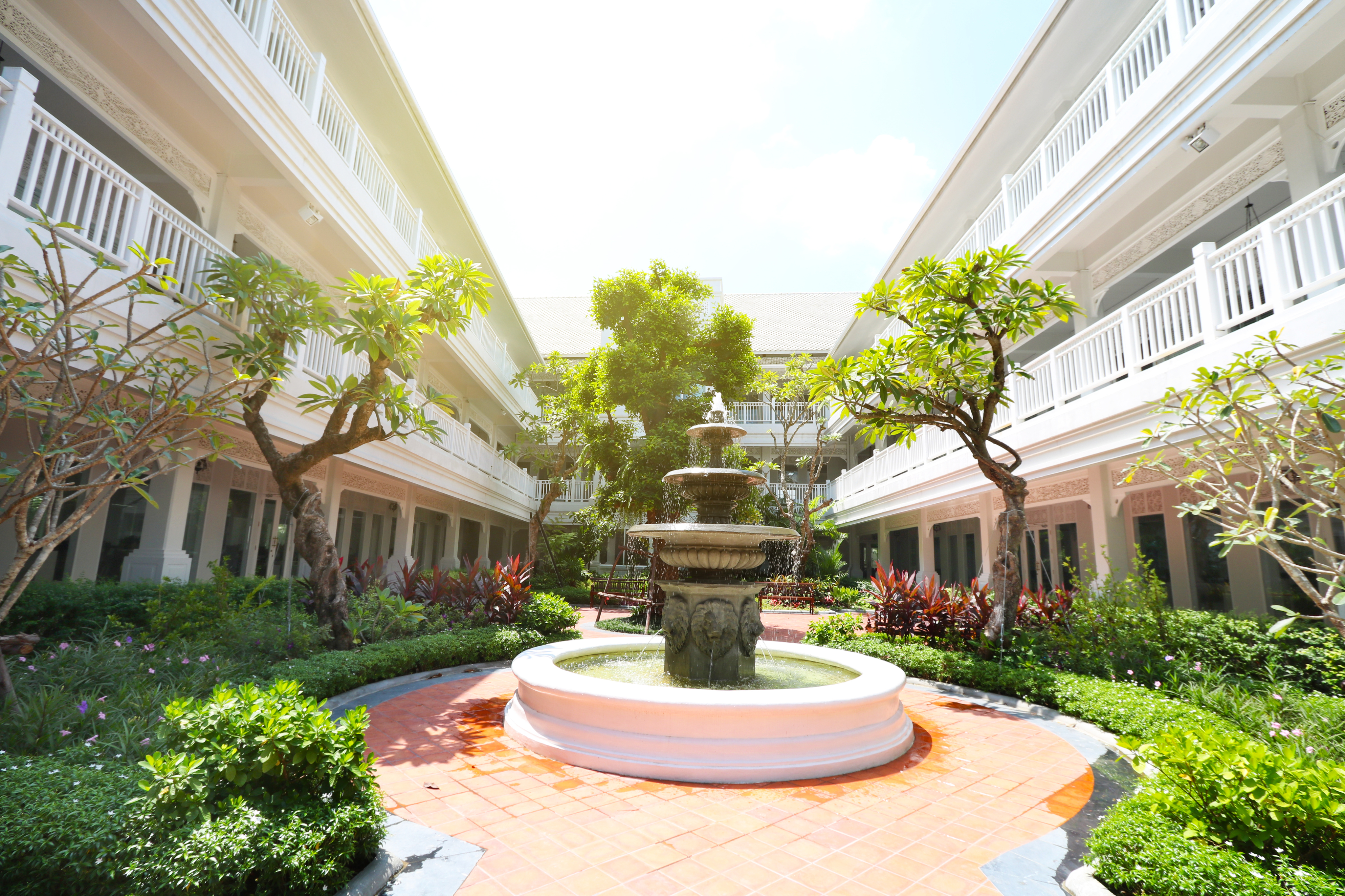 Santhiya HQ